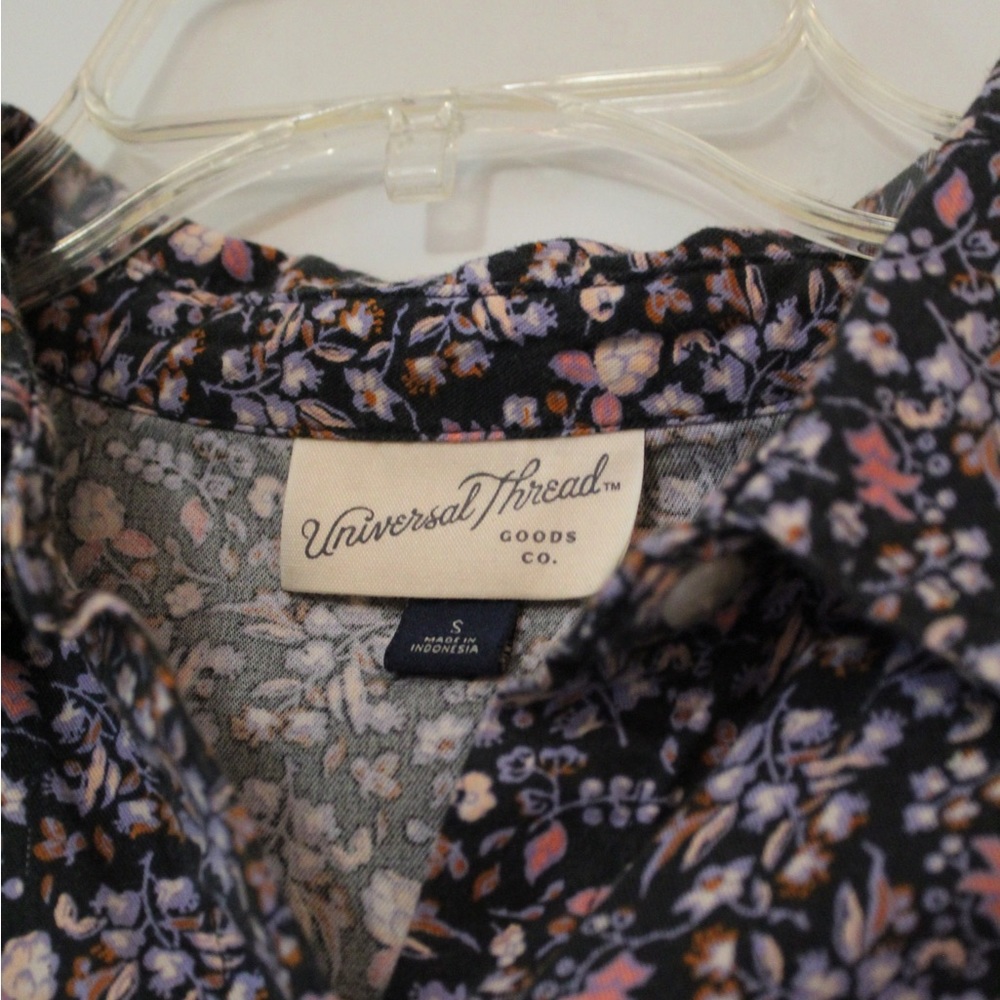 Universal Thread Floral button down - Picture 2 of 2